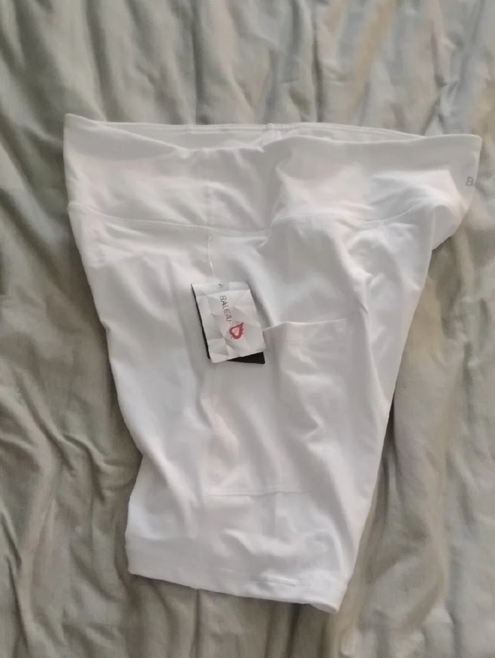 Baleaf White High-Rise Bike Shorts with Side Pockets - Picture 4 of 4